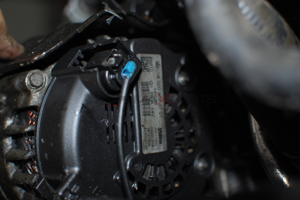 Генератор за Mercedes-Benz W205 1.6DCI A0009063701