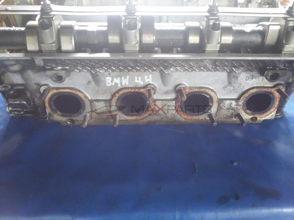 BMW 4.4 i 286 Hp BMW CYLINDER HEAD