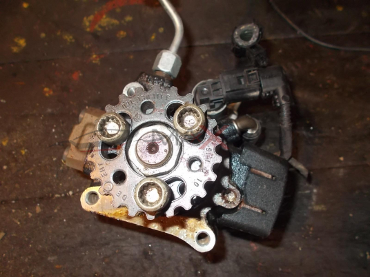 ГНП за SKODA OCTAVIA 1.6 TDI Fuel pump 03L130755E