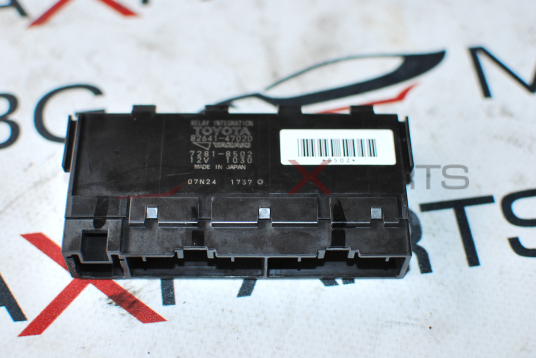 7281 8502  Toyota  Control Module Unit