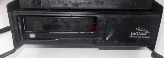 CD CHANGER за JAGUAR S-TYPE 1X4318C830AC