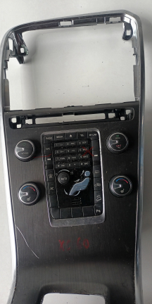 КЛИМА УПРАВЛЕНИЕ VOLVO XC60 2015 VOL  RADIO  MEDIA  لا  NAV  SOUND  4 GHI  TEL  MY CAR  2 ABC  3 DEF  ԼՈ  5  JKL  6 MNO  7 PQRS  8 TUV  9 WXYZ  *  W61870 Y313 S / G MW / RED  B24  824  VOLVO  XC60  MA215  6813937