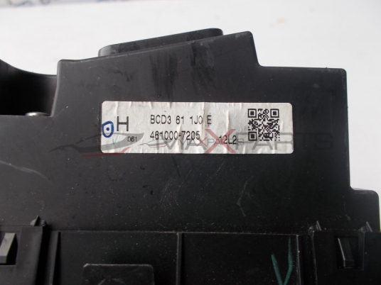 Дисплей за MAZDA 3 BCD3611J0E  461000-7205