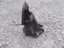 Лапа за LAND ROVER DISCOVERY TD6 2.7 V6 ENGINE MOUNT