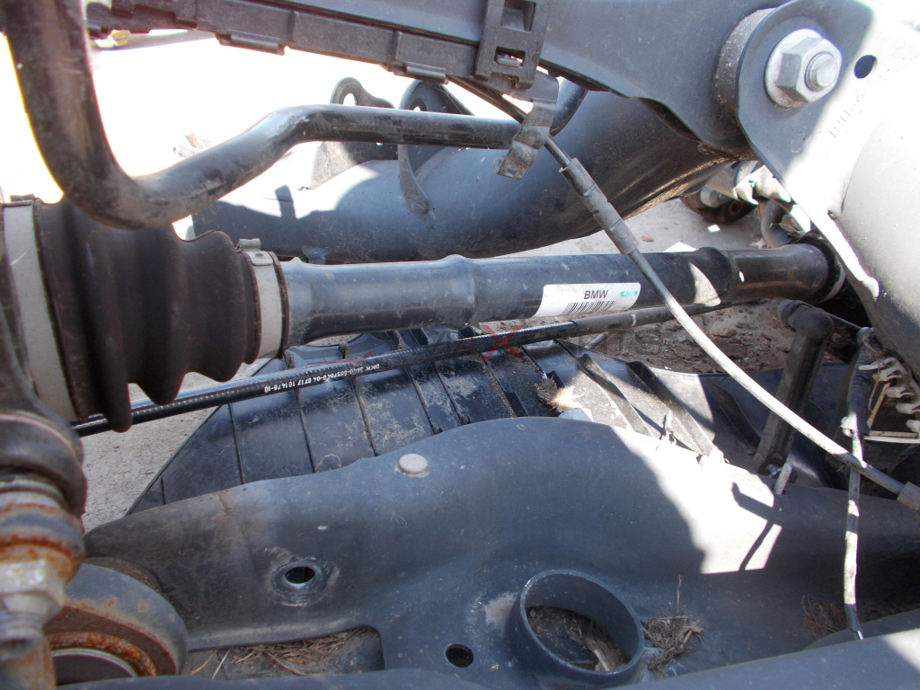 Лява полуоска за BMW F30 330D left driveshaft