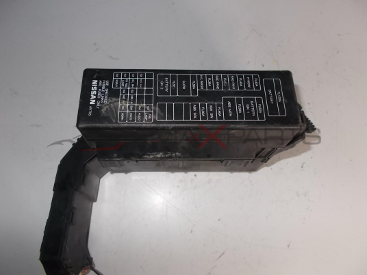 Бушонно табло за NISSAN PRIMERA P12  FUSE BOX 24382 AV715   7154-7003